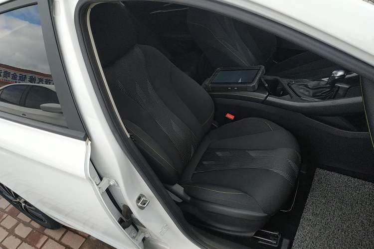 Used Roewe i5 2021 1.5L CVT Platinum Edition
