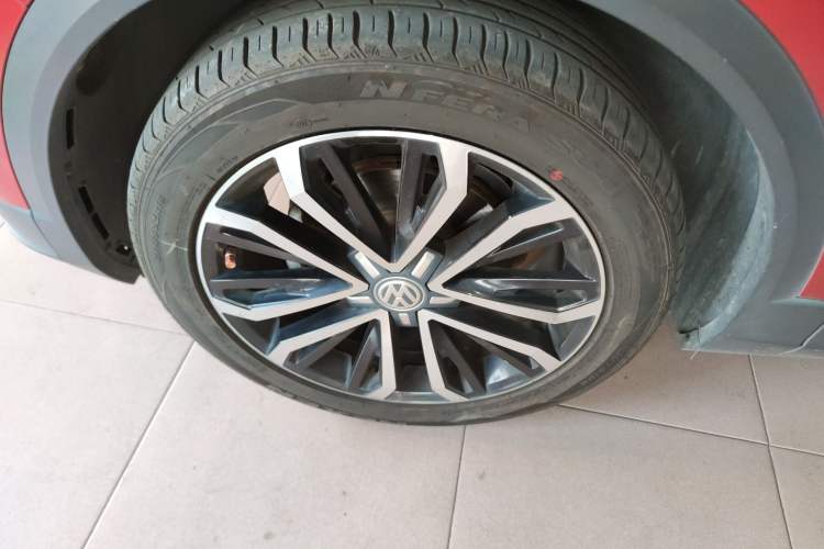 Used Volkswagen T-ROC 2019 280TSI DSG Two-Wheel Drive Comfort Version China VI Standard
