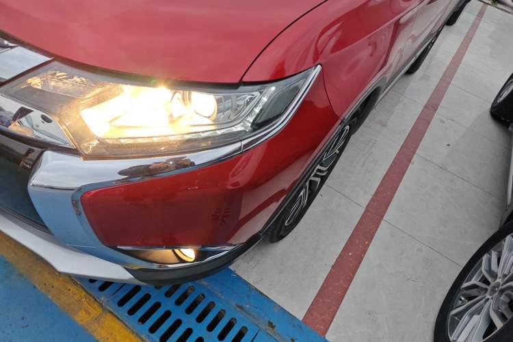 Used Mitsubishi Outlander 2018 2.0L Two-Wheel Drive Glory Edition 5 Seats
