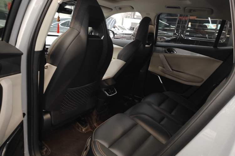 Used Lynk & Co 06 EM-P 2022 PHEV 84 km Range Pro Version
