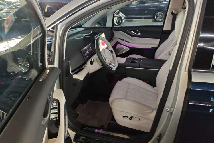 Used VOYAH Dream 2025 PHEV Four-Wheel-Drive Flagship Version – Qiankun Edition
