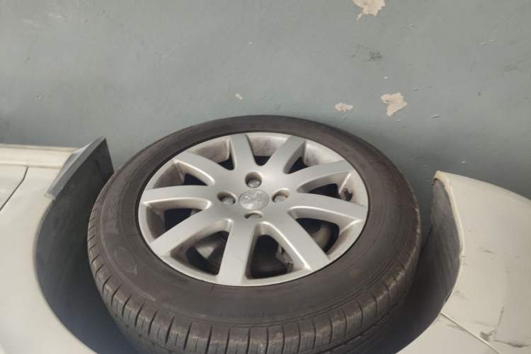 Used Peugeot 308 2014 Enjoy Edition Classic 1.6L Automatic Premium Model
