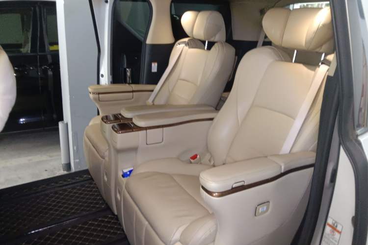 Used Toyota Alphard 2015 3.5L Prestige Edition
