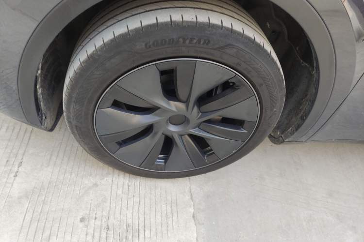 Used Tesla Model Y 2024 Rear-Wheel-Drive Version
