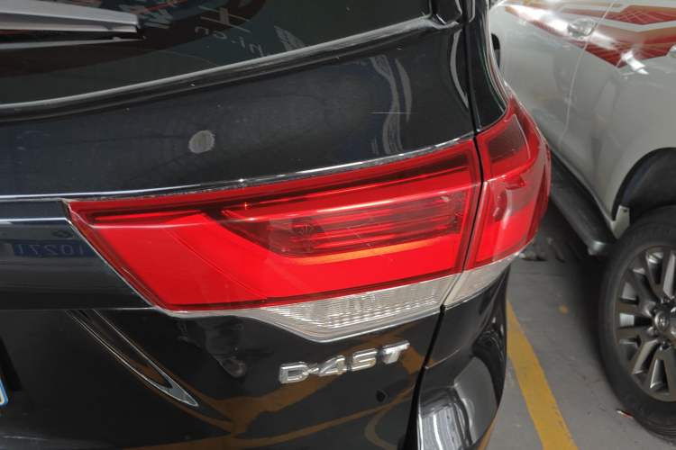 Used Toyota Highlander 2018 2.0T Four-Wheel Drive Luxury Version 7 Seats China VI Standard