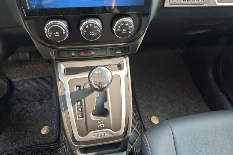 Used  Compass 2014 Revised Version 2.4L Four-Wheel Drive Comfort Edition
