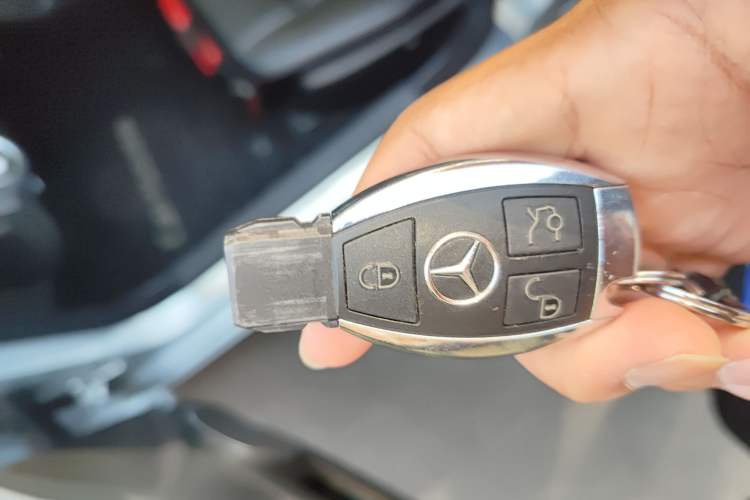 Used Mercedes-Benz C-Class (Import) 2011 C 200 Fashion Travel Edition
