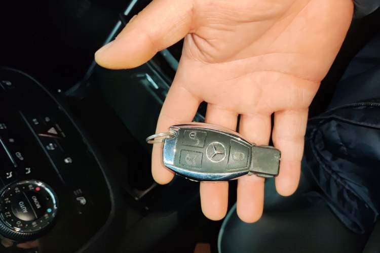 Used Mercedes-Benz R-Class 2017 R 320 4MATIC Business Edition Prestige Model
