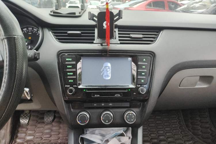 Used Skoda Octavia 2015 1.6L Manual Eado Edition
