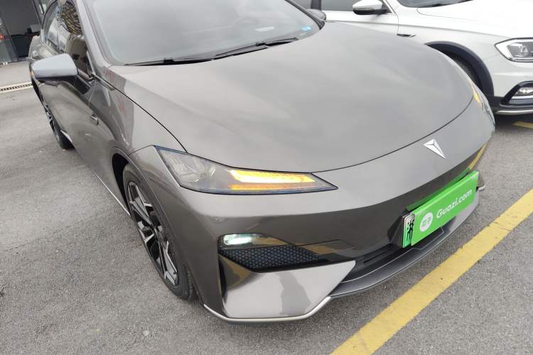 Used  SL03 2023 200Max Range-Extended Version
