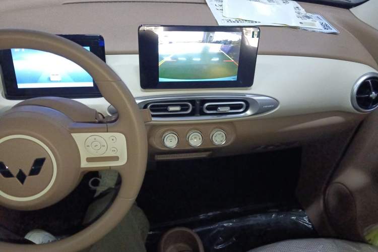 Used Wuling Hongguang MINIEV 2025 Four-Door Version Premium Edition
