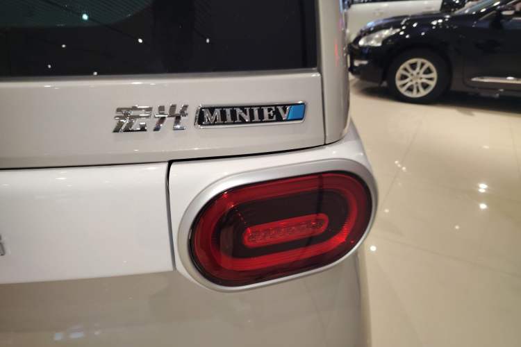 Used Wuling Hongguang MINIEV 2024 3rd Generation 215km Youth Edition
