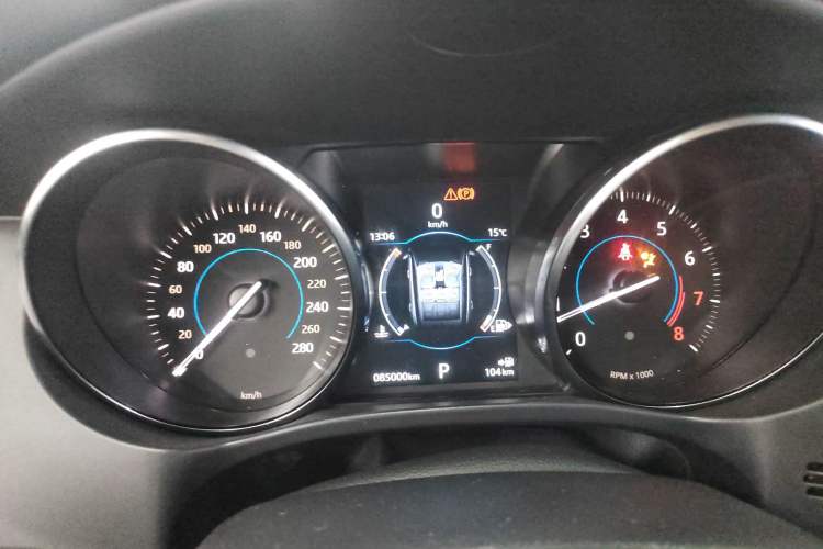 Used Jaguar F-PACE 2018 2.0T Two-Wheel Drive Urban Deluxe Edition
