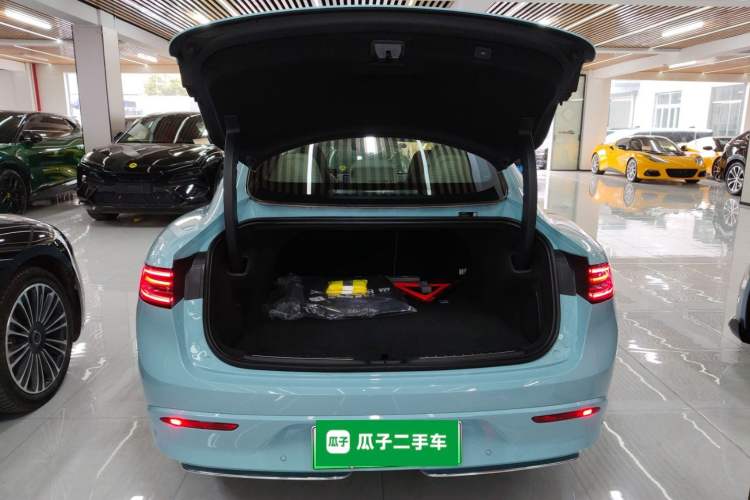 Used Hima Luxeed S7 2025 785 km Ultra