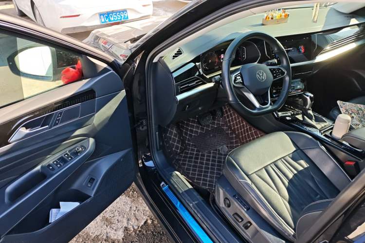 Used Volkswagen Passat 2022 330TSI Starry Luxury Edition – Exclusive Special Edition