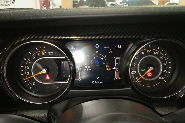 Used  Gladiator 2022 3.6L Pioneer Edition
