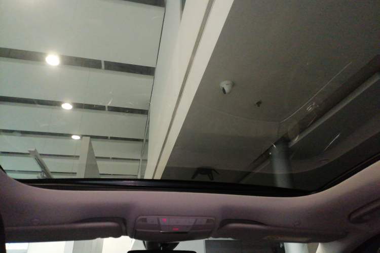 Used Mercedes-Benz E-Class New Energy 2023 E 350 e L Plug-in Hybrid Sports Sedan