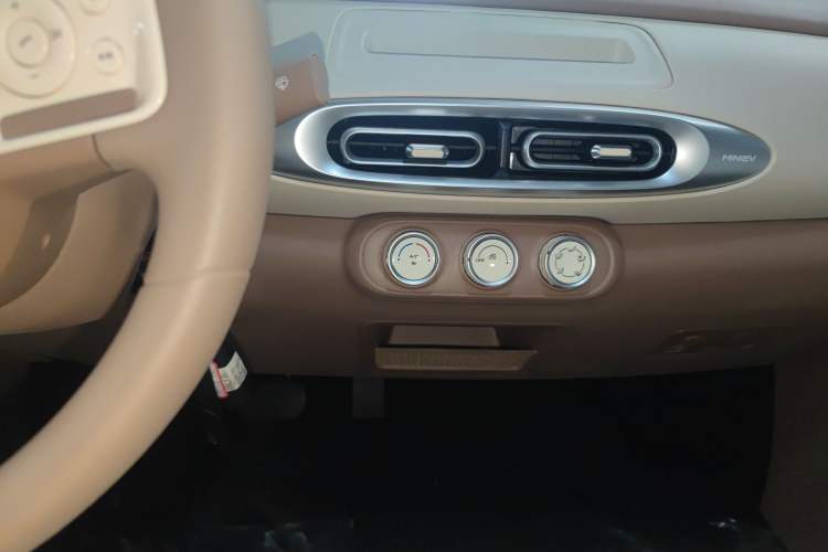 Used Wuling Hongguang MINIEV 2025 Four-Door Version Premium Edition
