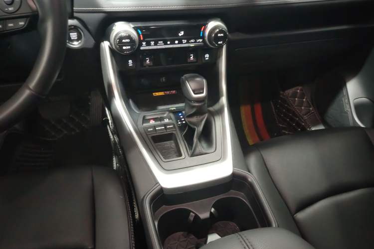 Used Toyota RAV4 2023 2.0L CVT Two-Wheel Drive Fashion Plus Edition