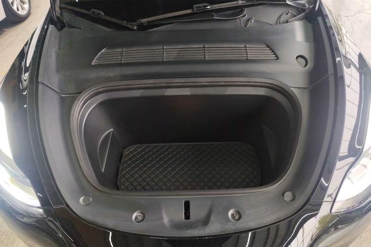 Used Tesla Model Y 2022 Rear-Wheel-Drive Version
