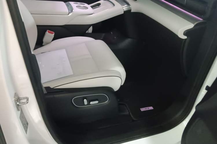 Used XPeng X9 2024 702 Ultra-Long Range Pro
