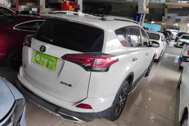 Used Toyota RAV4 2016 2.0L CVT Two-Wheel Drive Fashion Edition China V Standard

