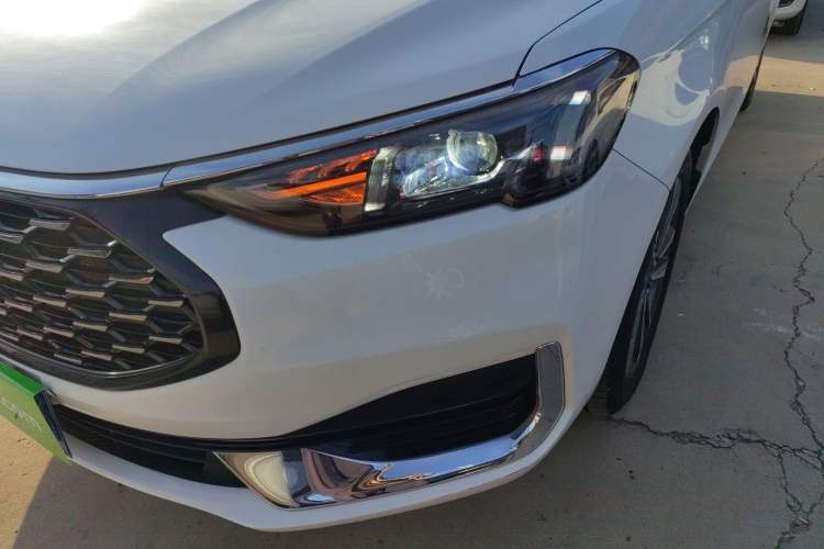 Used Ford Escort 2021 1.5L Automatic Diamond Edition
