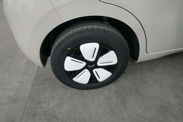 Used Wuling Hongguang MINIEV 2025 Four-Door Version Advanced Edition
