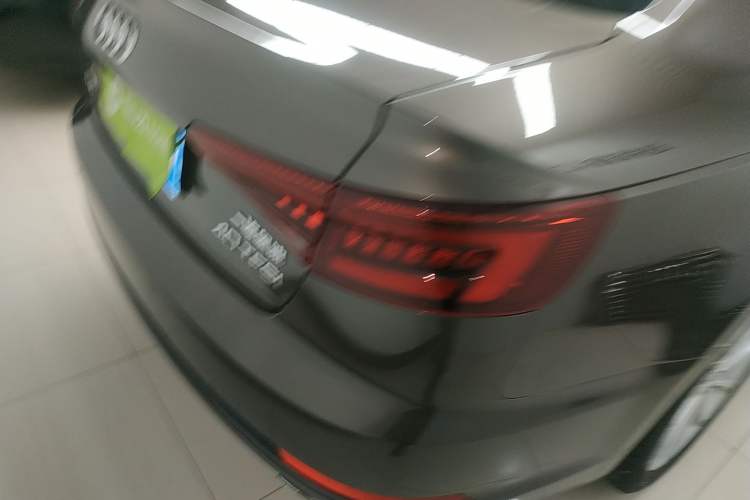 Used Audi A4L 2018 30th Anniversary Edition 40 TFSI Fashion Model
