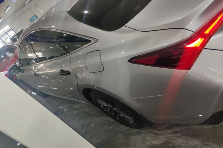 Used Toyota Avalon 2022 2.0L XLE Premium Edition
