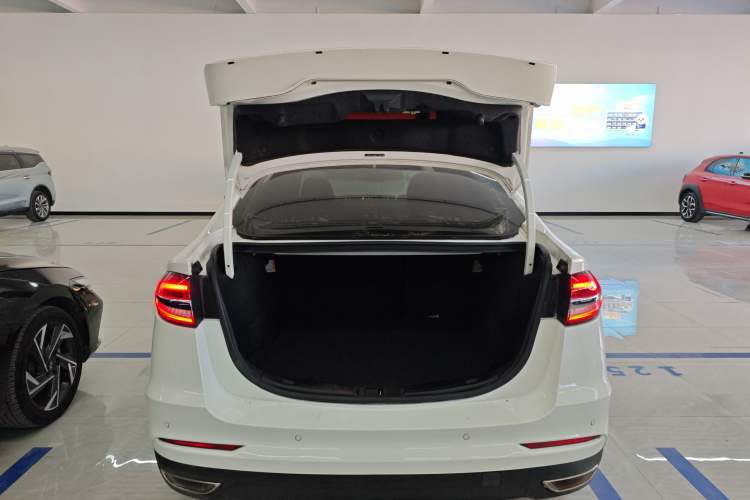 Used Ford Mondeo 2018 EcoBoost 180 Smart Control Fashion Model China VI Standard