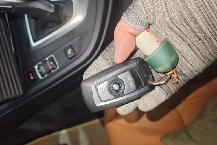 Used BMW 3 Series 2014 320Li Luxury Design Package
