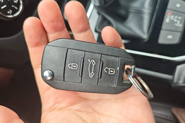 Used Peugeot 508 2013 2.0L 2nd Anniversary Edition Automatic Smart Enjoyment Version
