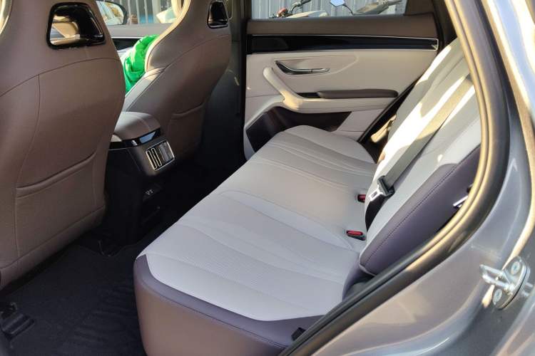 Used BYD Song PLUS New Energy 2025 DM-i Intelligent Driving 160KM Flagship Model
