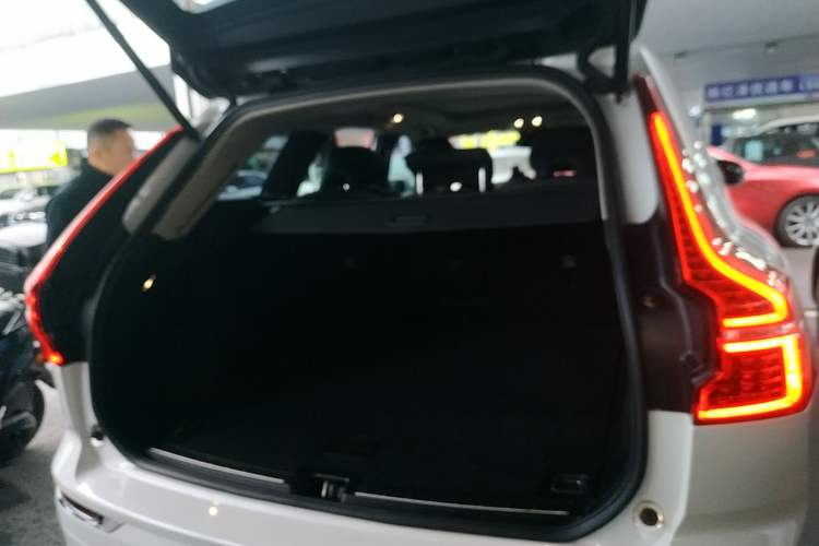 Used Volvo XC60 2020 T5 4x4 Smart Luxury Edition