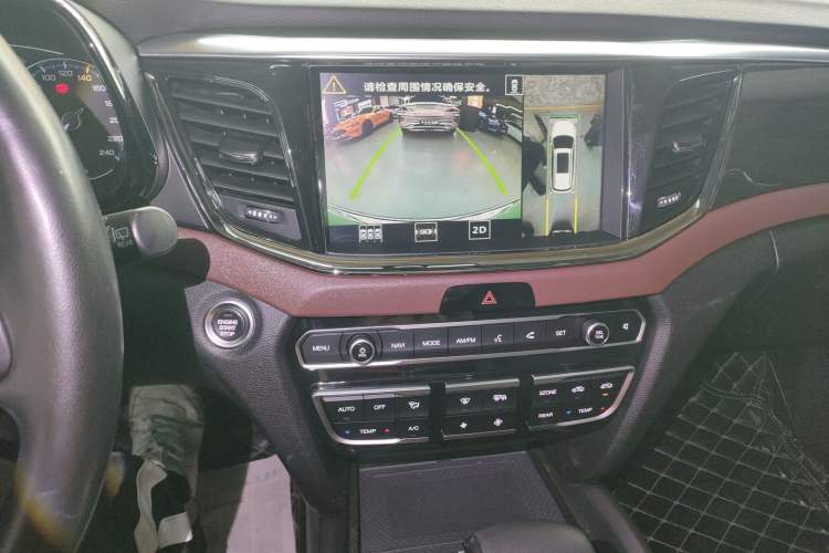 Used GAC Trumpchi GS8 2017 320T Two-Wheel Drive Luxury Smart Connectivity Version (7 Seats)
