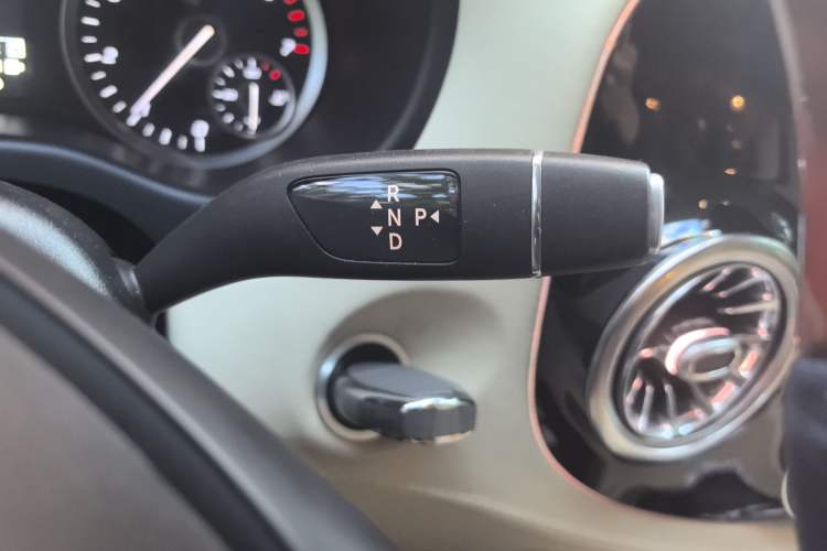 Used Mercedes-Benz Vito 2021 2.0T Elite Version 7 Seats
