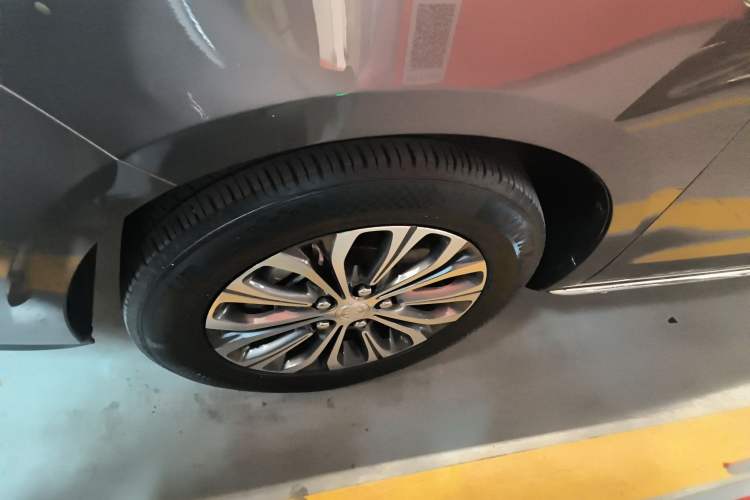 Used Buick GL8 2023 Land Executive Class 652T Luxury Model
