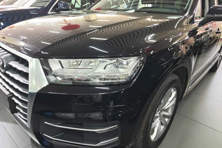 Used Audi Q7 2019 45 TFSI Comfort Model
