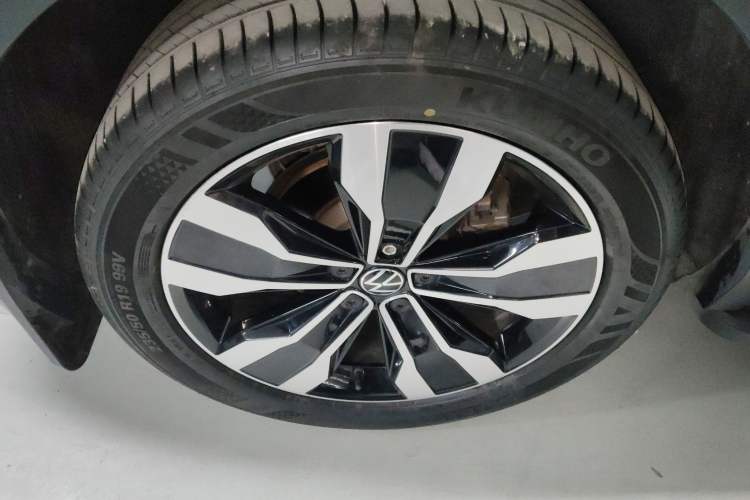 Used Volkswagen Tiguan L 2022 330TSI Automatic Two-Wheel Drive R-Line Enhanced Edition
