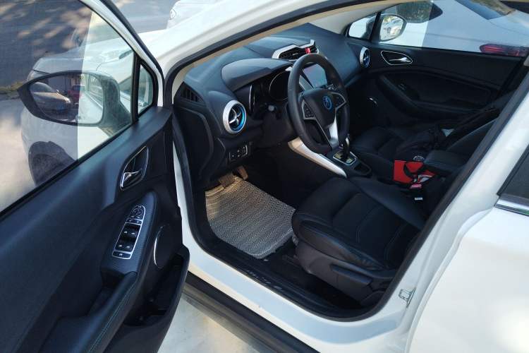 Used BYD Yuan New Energy 2019 EV360 Smart Connect Leading Model