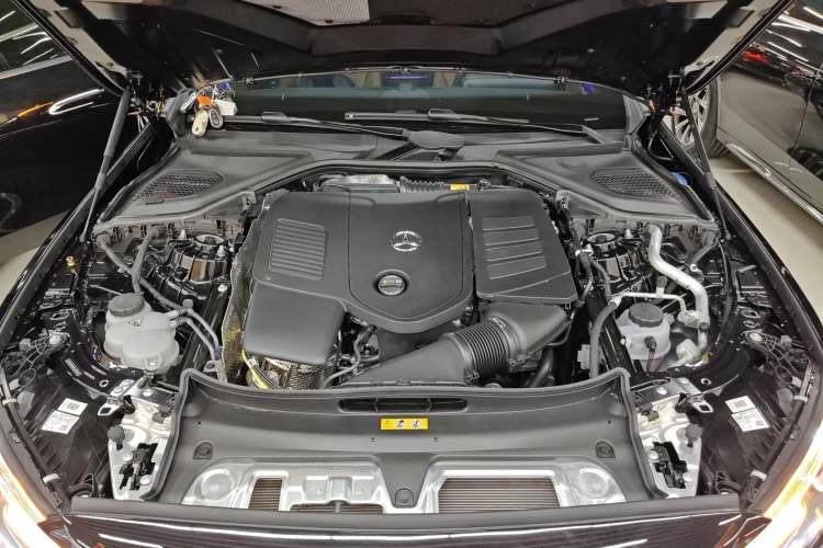 Used Mercedes-Benz E-Class 2025 Facelift E 300 L Luxury Edition
