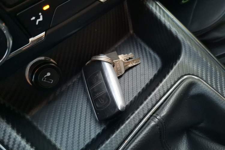 Used Dongfeng Fengon 370 2020 S370 1.5L Manual Luxury 7-Seater