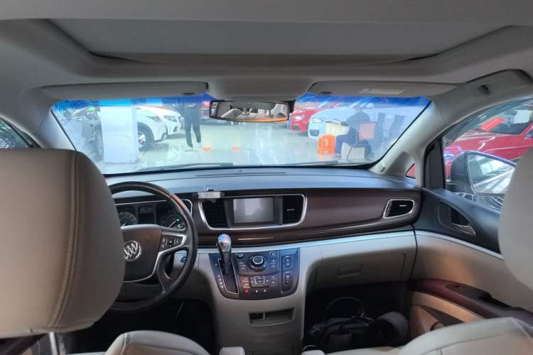 Used Buick GL8 2018 28T Luxury Model China VI Standard
