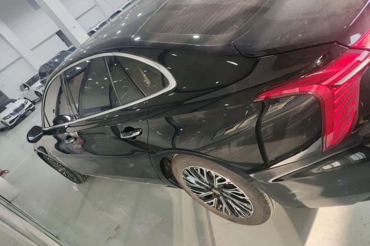 Used Hongqi H5 2024 2.0T Automatic Smart Connect Flagship Edition
