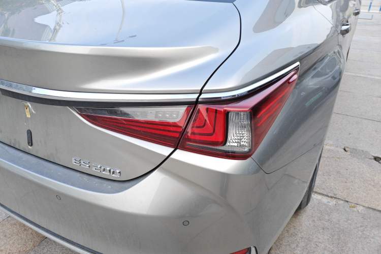 Used Lexus ES 2023 200 Excellence Edition
