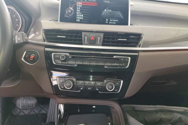 Used BMW X1 2016 xDrive20Li Luxury Model
