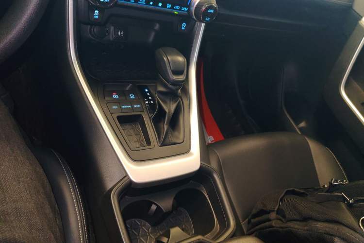 Used Toyota RAV4 2021 2.0L CVT Two-Wheel Drive Fashion Edition
