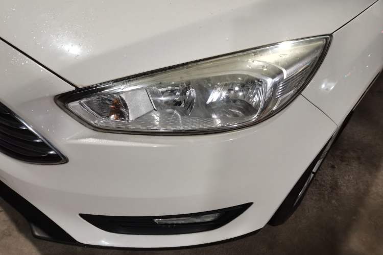 Used Ford Focus 2017 Sedan 1.6L Manual Comfort Plus SmartDrive Edition
