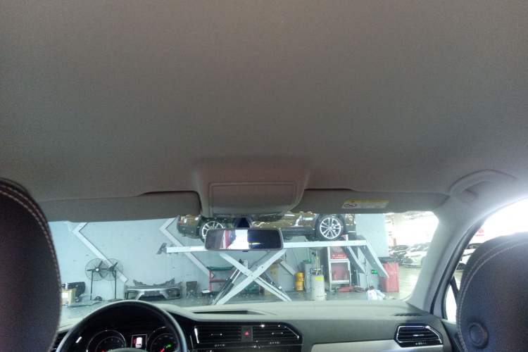 Used Volkswagen Tiguan L 2018 Revised Version 330TSI Automatic Two-Wheel Drive Comfort Edition
